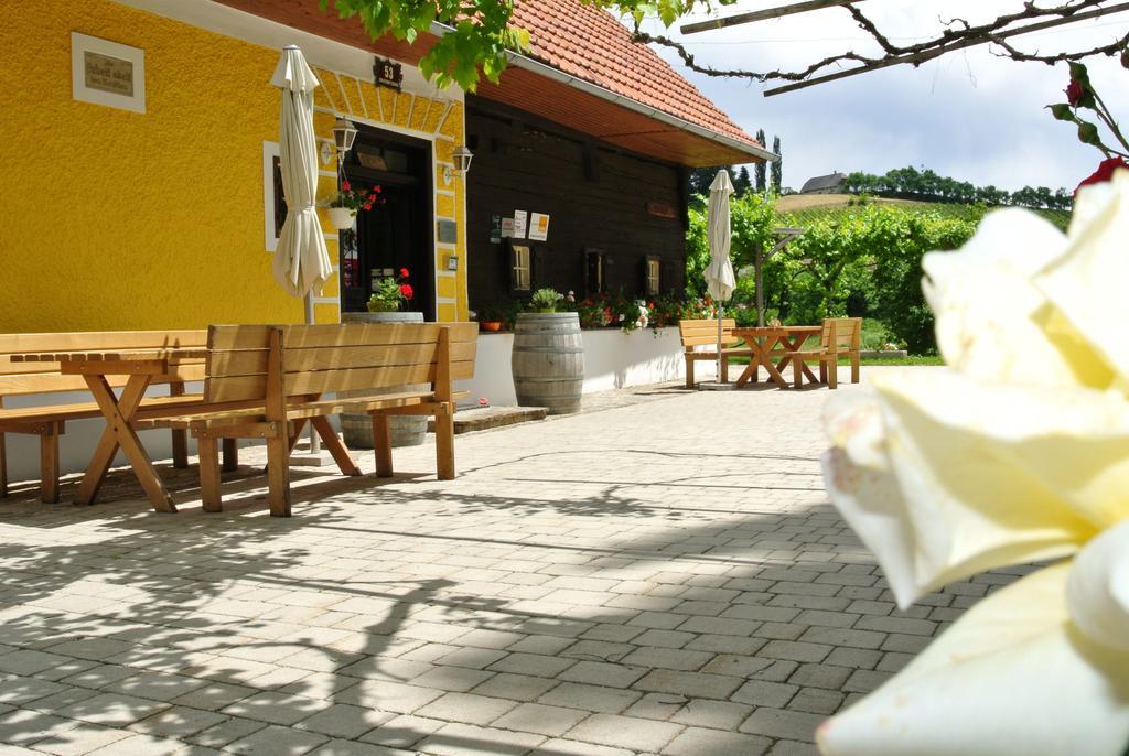 Weingut Primus Suedsteiermark Spielfeld Exterior photo