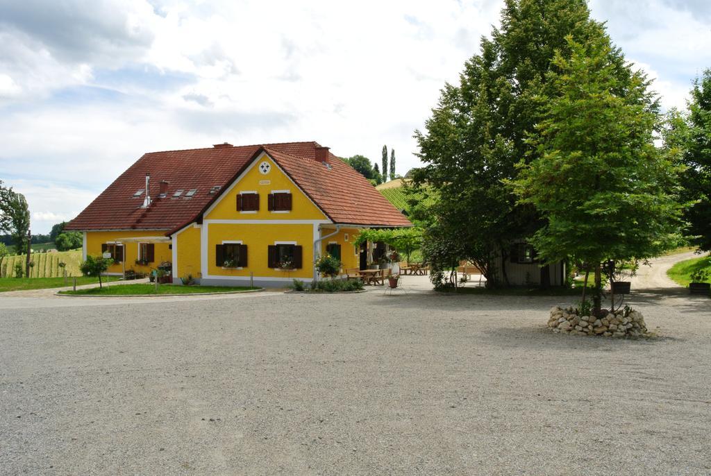Weingut Primus Suedsteiermark Spielfeld Exterior photo