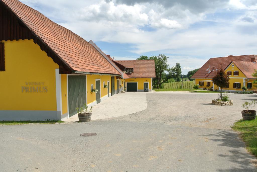Weingut Primus Suedsteiermark Spielfeld Exterior photo