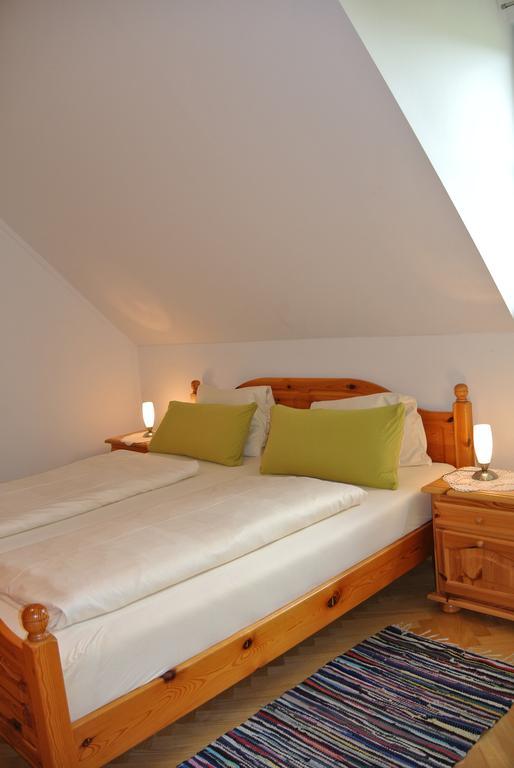 Weingut Primus Suedsteiermark Spielfeld Room photo