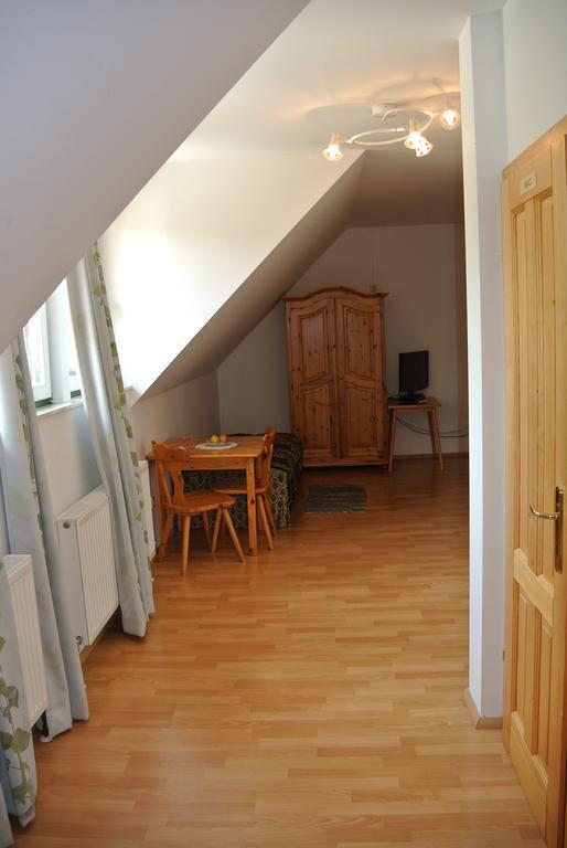 Weingut Primus Suedsteiermark Spielfeld Room photo